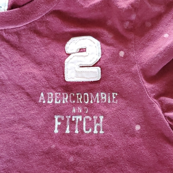 Abercrombie and Fitch t shirt - Picture 2 of 3